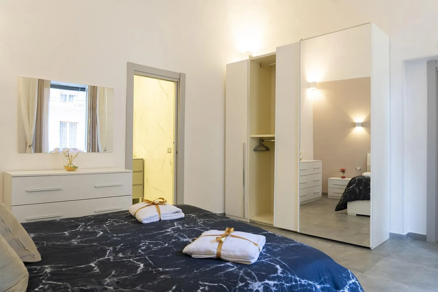 Leoscar Apartment In Catania Center Self Check-In 0*,  Olaszország